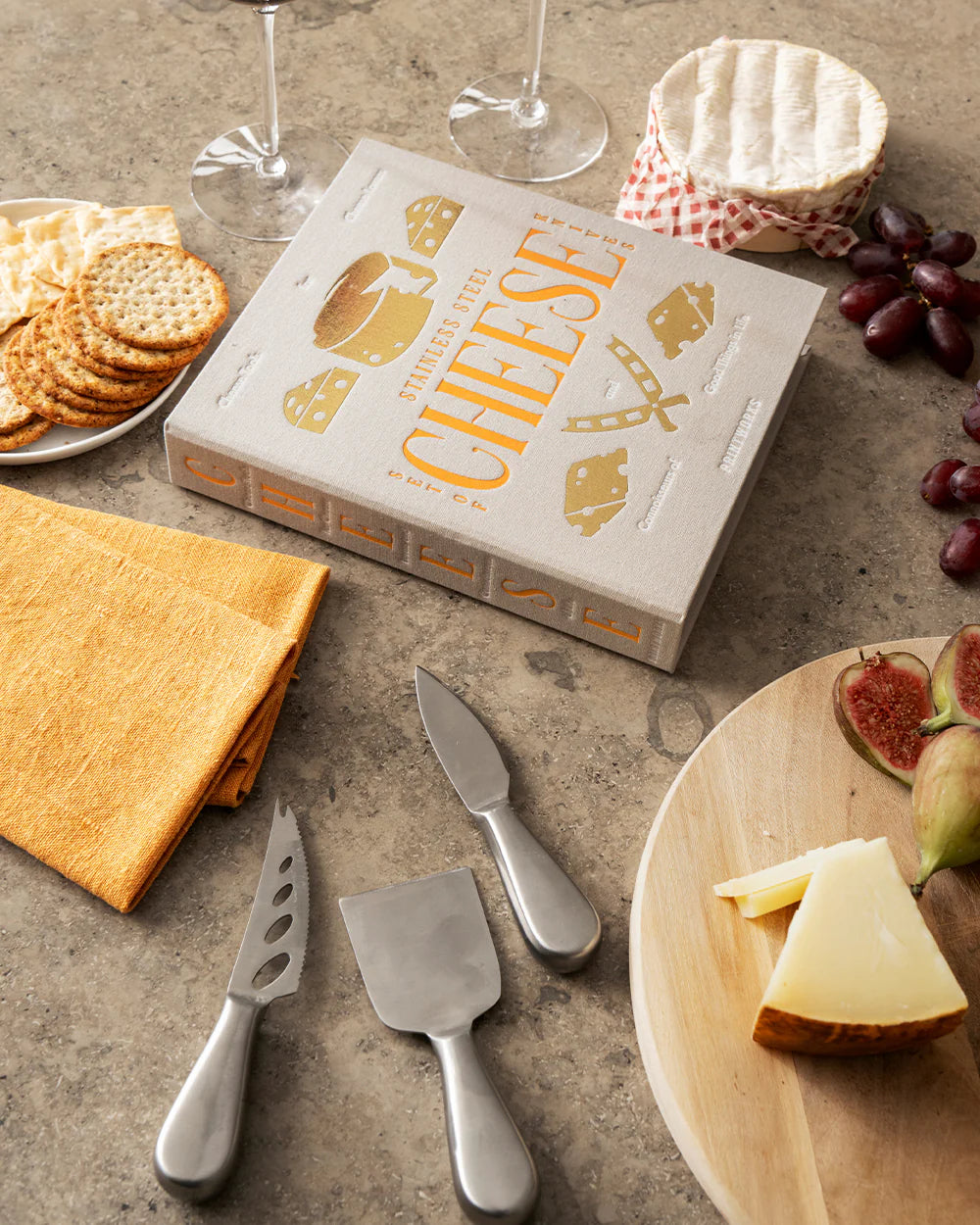 Boek met Cheese tools